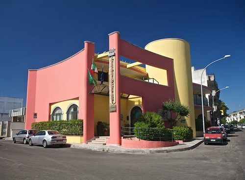 Lo Scacciapensieri Hotel & Restaurant Monteroni di Lecce Zewnętrze zdjęcie