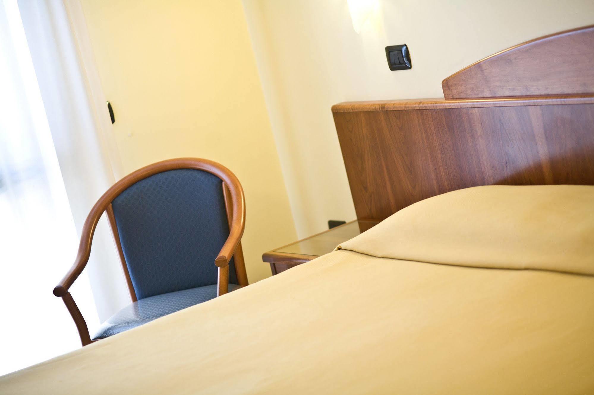 Lo Scacciapensieri Hotel & Restaurant Monteroni di Lecce Zewnętrze zdjęcie