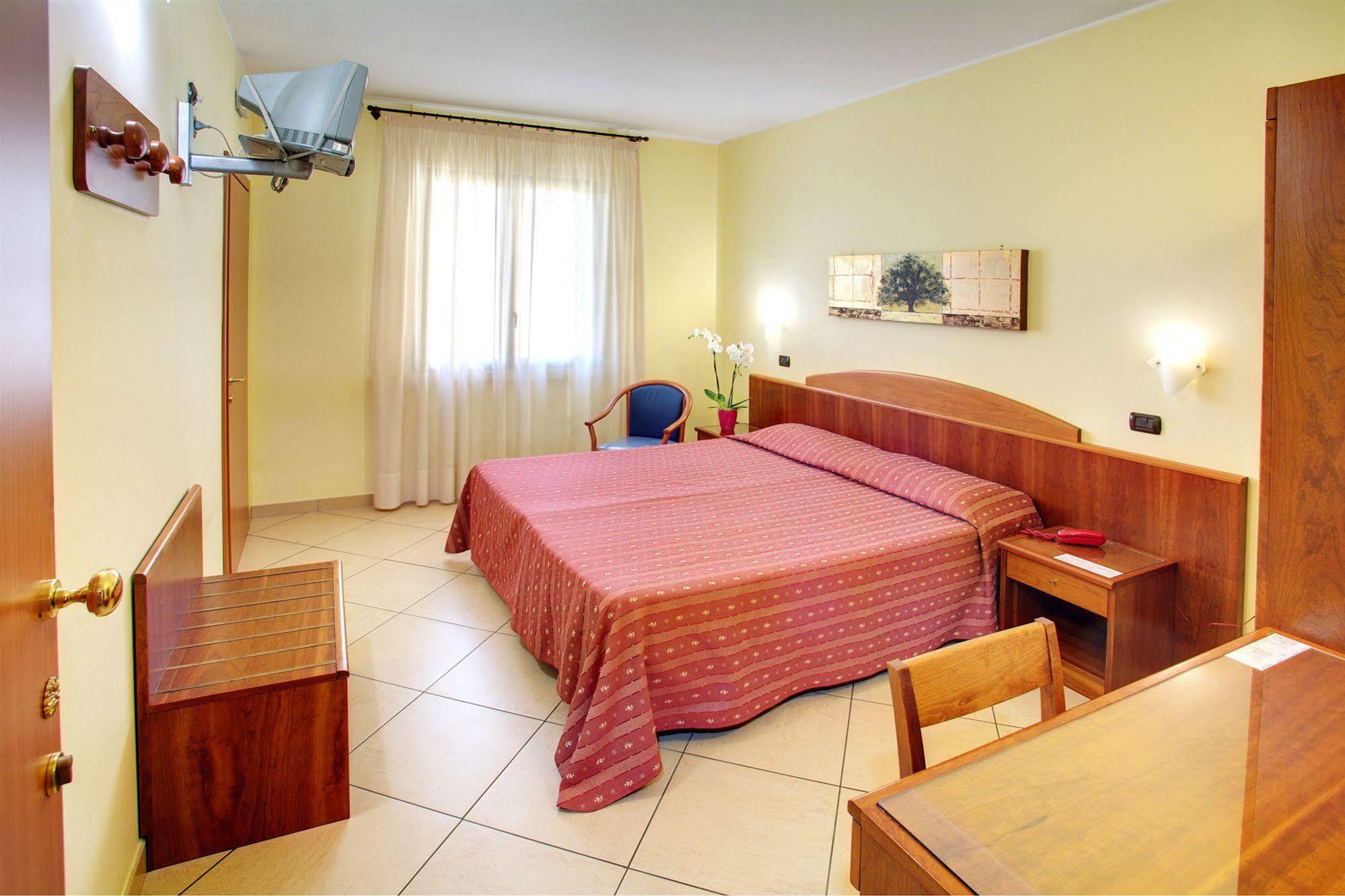 Lo Scacciapensieri Hotel & Restaurant Monteroni di Lecce Zewnętrze zdjęcie