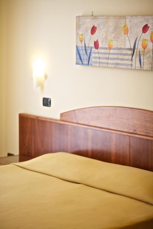 Lo Scacciapensieri Hotel & Restaurant Monteroni di Lecce Pokój zdjęcie